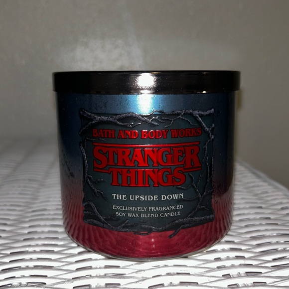 NWT Bath and Body Works ‘The Upside Down’ Stranger Things 3-Wick Candle - Picture 2 of 3